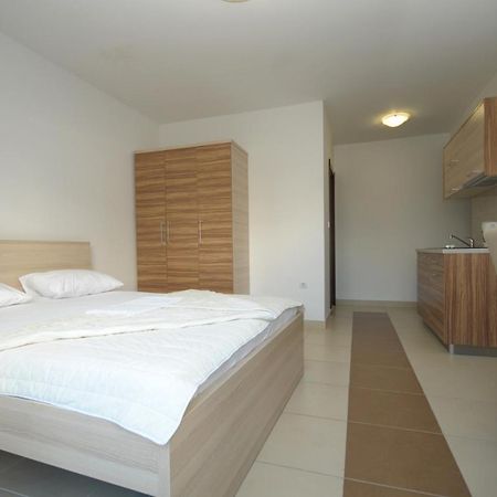 Apartments Anita Будва Екстериор снимка