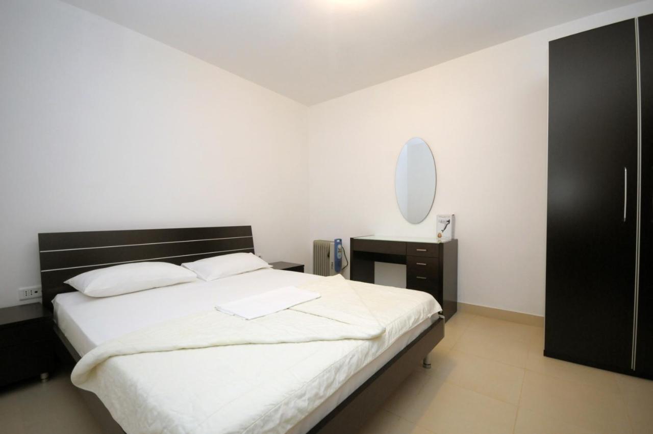Apartments Anita Будва Стая снимка